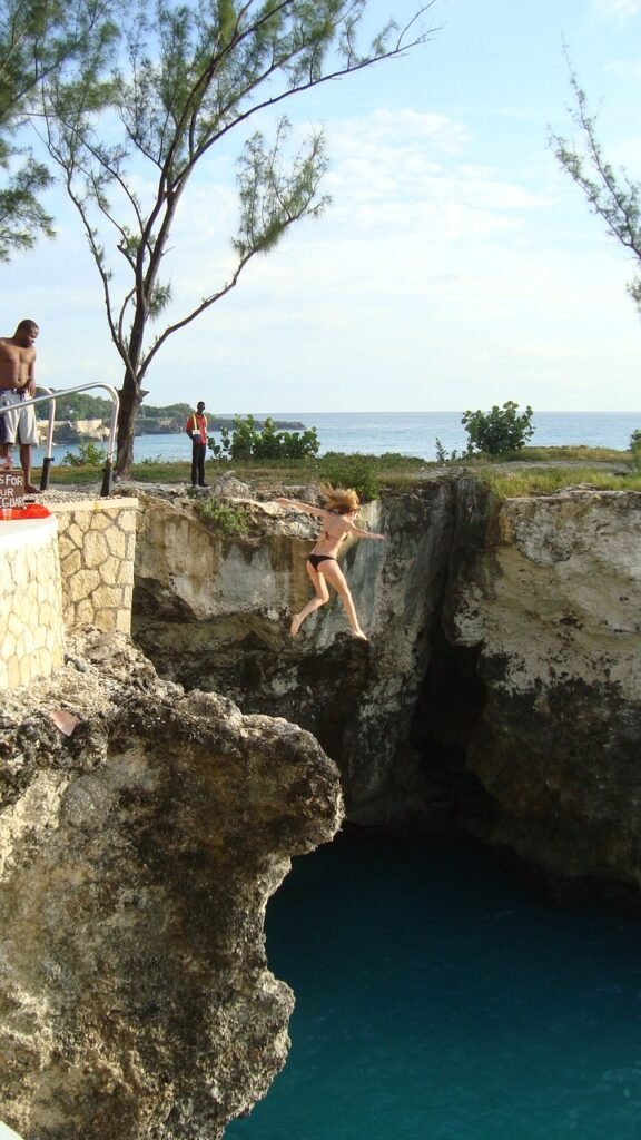 girl, jumping, nature-367624.jpg